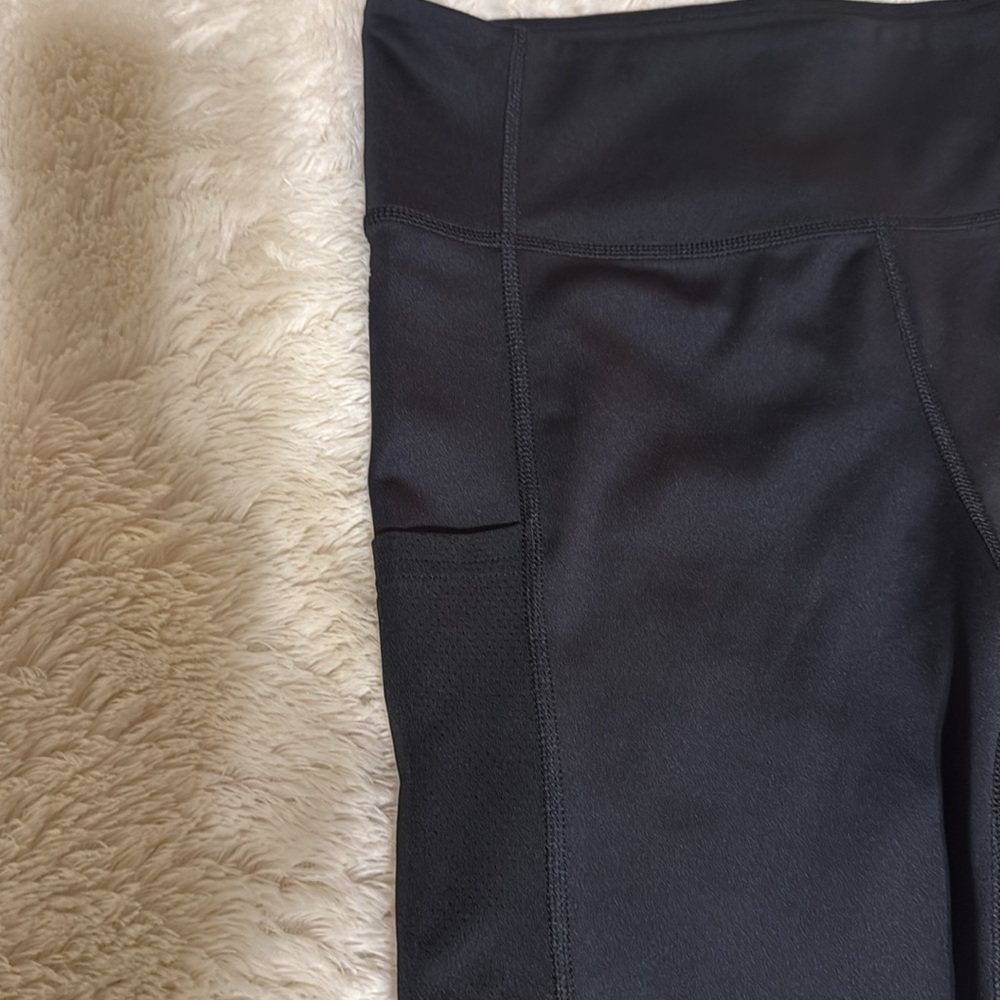 Adidas legging size medium - Picture 4 of 4